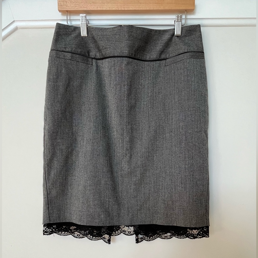 Forever 21 lace-trim pencil skirt